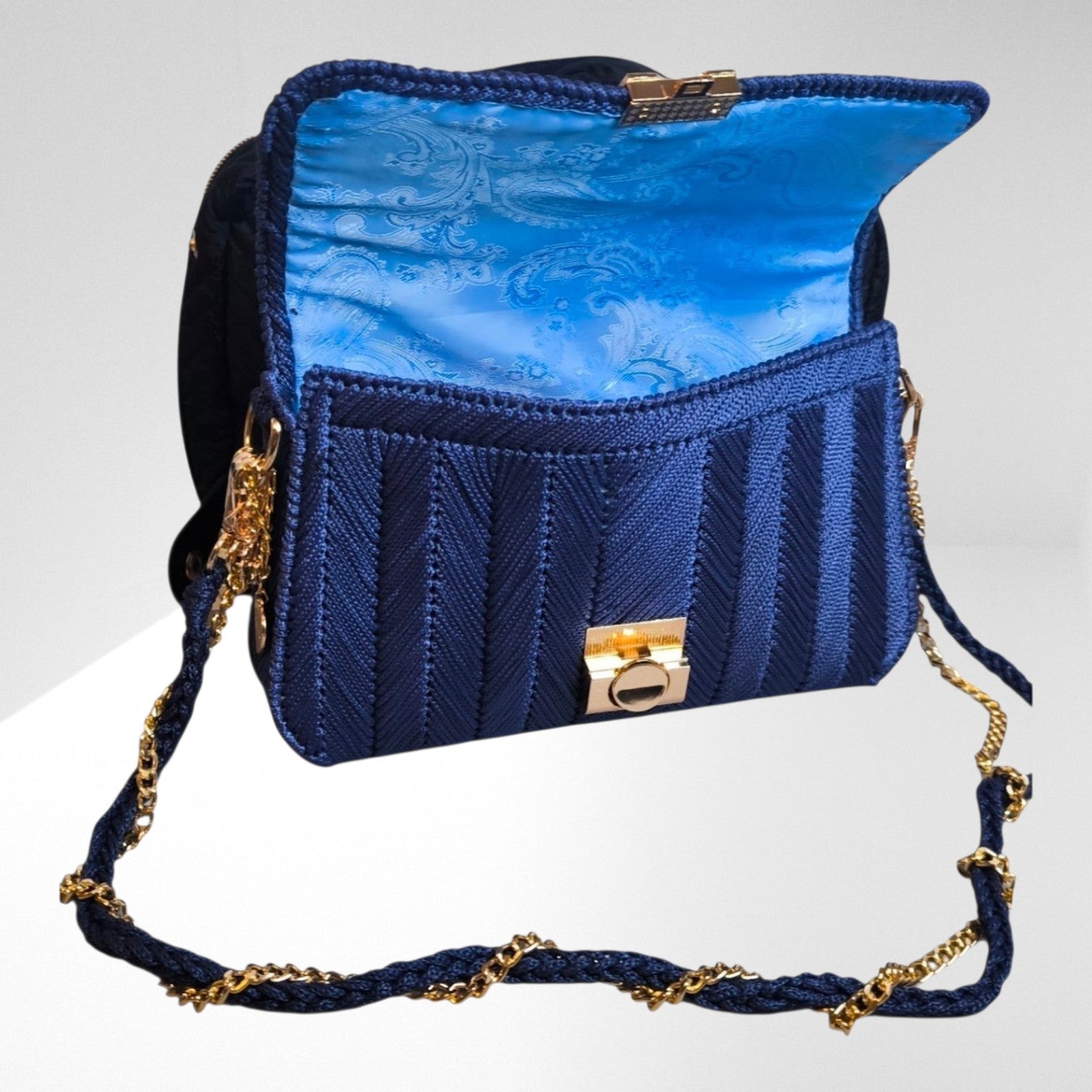 „Handgefertigte Häkeltasche „Cannes" – Vorbestellung (ca. 4 Wochen Lieferzeit)"